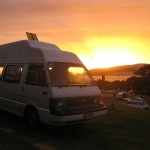 Traumhafter Sonnenuntergang auf dem Campingplatz von Opononi.